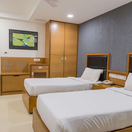 The Silver Leaf Hotel Ahmedabad Eksteriør billede